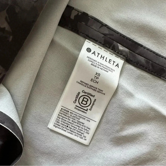 Athleta Zephyr Refined Tank Black Lumen Floral‎ Lightweight Size XS - Picture 6 of 6